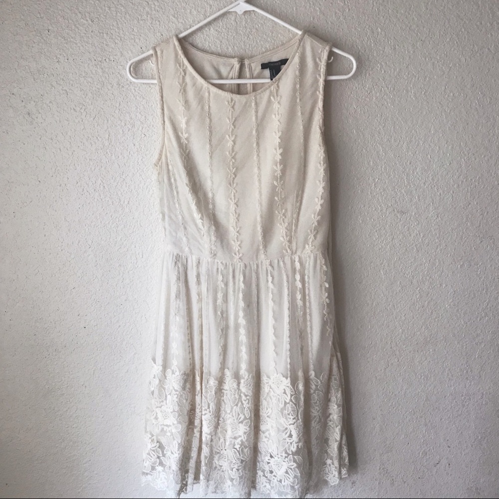 FOREVER 21 medium white floral lace dress